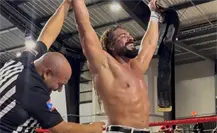 Andrade vuelve a luchar y se convierte en campeón, ¿le ganó la demanda a WWE?
