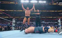 Fanáticos de WWE acosan y amenazan a Gunther tras haber vencido a John Cena en su despedida