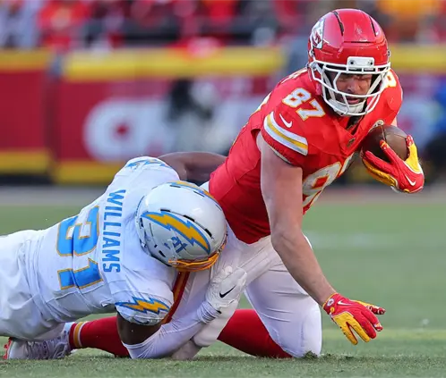 Las dos derrotan ante Chaugers y los descalabros ante Bills, Jaguars y Cowboys fueron determinantes para el fracaso de los Chiefs en 2025 (Getty Images) Las dos derrotan ante Chaugers y los descalabros ante Bills, Jaguars y Cowboys fueron determinantes para el fracaso de los Chiefs en 2025 (Getty Images)