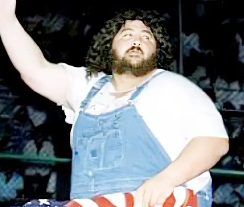 Solomon Grundy llegó a ser el luchador más pesado que se ha presentado en México, al pesar más de 200 kilos. @WebIsJericho