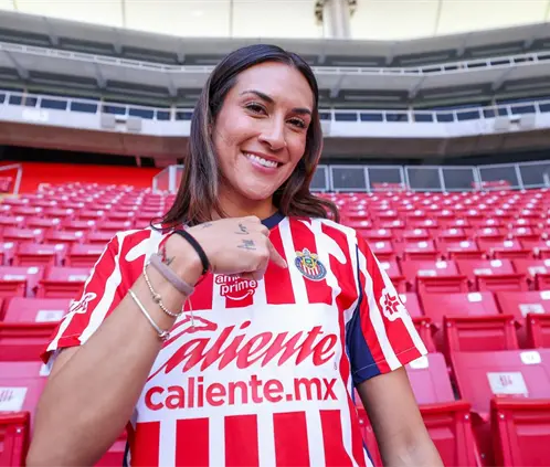 Jasmine Casárez en el Estadio Akron (Chivas Femenil X) Jasmine Casárez en el Estadio Akron (Chivas Femenil X)