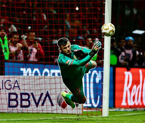 Luis García tapando penal decisivo (Daniel Gámez)