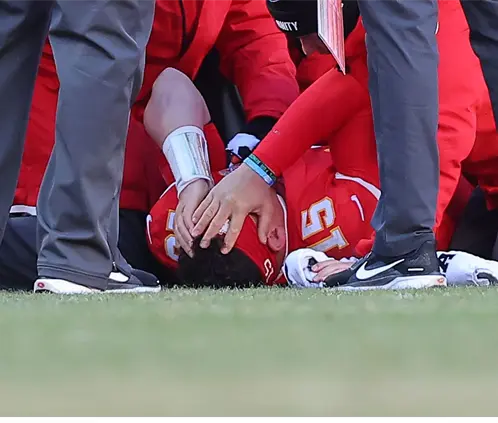 Patrick Mahomes lesionado ante Chargers (Getty Images-David Eliutt) Patrick Mahomes lesionado ante Chargers (Getty Images-David Eliutt)