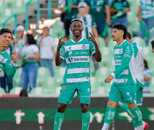 El Santos Laguna buscará que el Clausura 2026 sea el torneo que acabe con su mala racha en la Liga MX. (Photo by Manuel Guadarrama/Getty Images) El Santos Laguna buscará que el Clausura 2026 sea el torneo que acabe con su mala racha en la Liga MX. (Photo by Manuel Guadarrama/Getty Images)